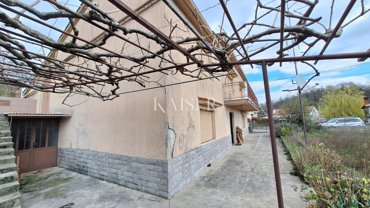 Opatija, Jušići, casa antica con ampio terreno