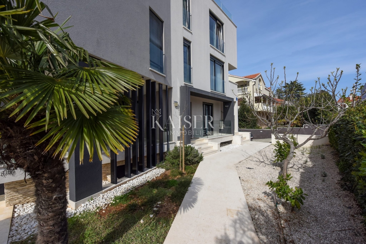 Zara - Appartamento esclusivo di 130 m² con vista panoramica sul mare, a 150 m dalla spiaggia.