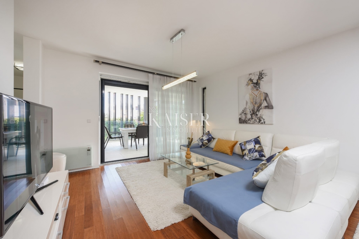 Zara - Appartamento esclusivo di 130 m² con vista panoramica sul mare, a 150 m dalla spiaggia.