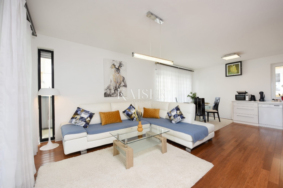 Zara - Appartamento esclusivo di 130 m² con vista panoramica sul mare, a 150 m dalla spiaggia.