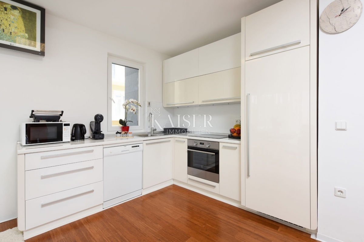 Zara - Appartamento esclusivo di 130 m² con vista panoramica sul mare, a 150 m dalla spiaggia.