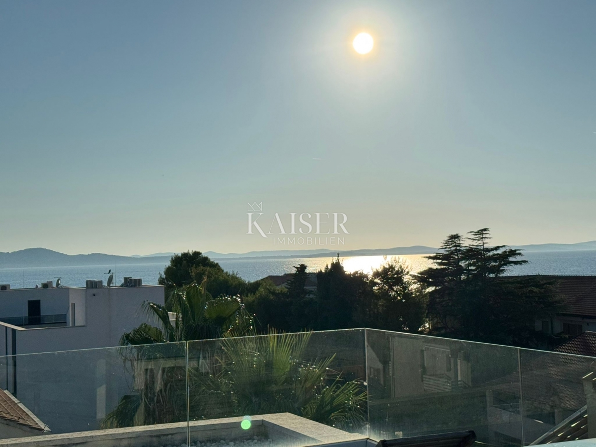 Zara - Appartamento esclusivo di 130 m² con vista panoramica sul mare, a 150 m dalla spiaggia.