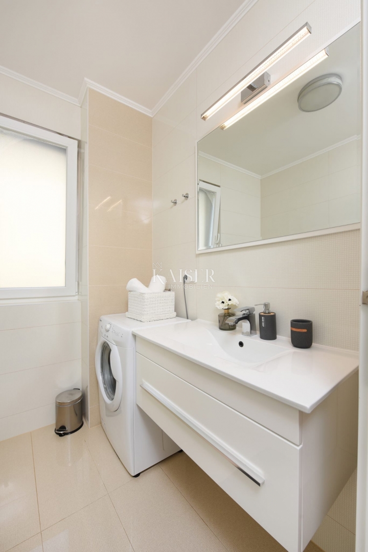 Zara - Appartamento esclusivo di 130 m² con vista panoramica sul mare, a 150 m dalla spiaggia.