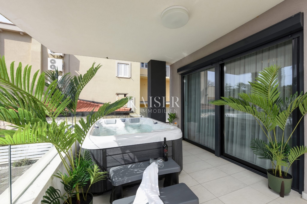 Zara - Appartamento esclusivo di 130 m² con vista panoramica sul mare, a 150 m dalla spiaggia.