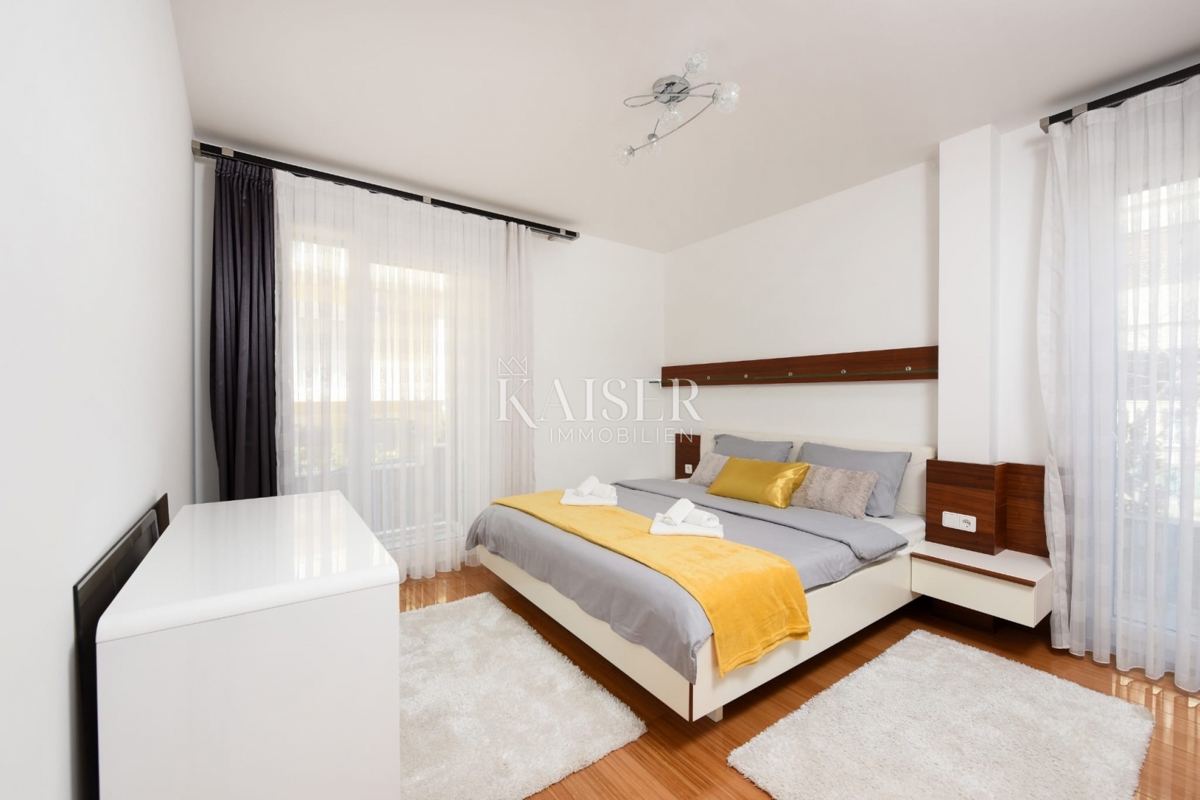 Zara - Appartamento esclusivo di 130 m² con vista panoramica sul mare, a 150 m dalla spiaggia.