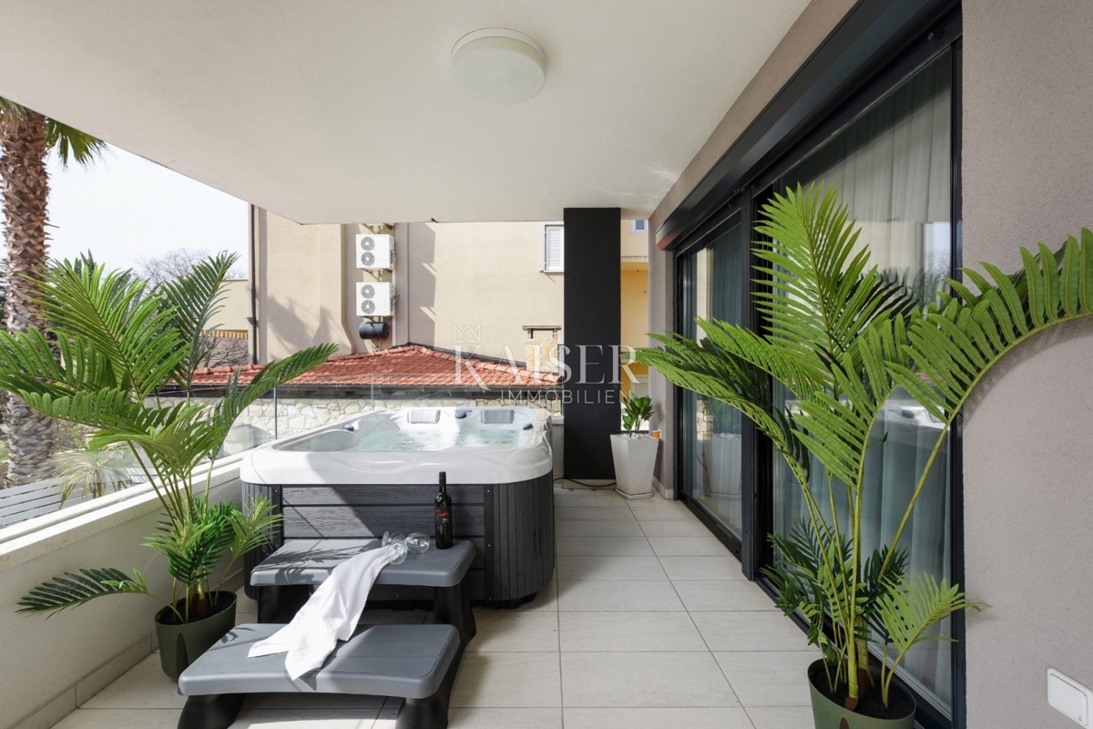 Zara - Appartamento esclusivo di 130 m² con vista panoramica sul mare, a 150 m dalla spiaggia.