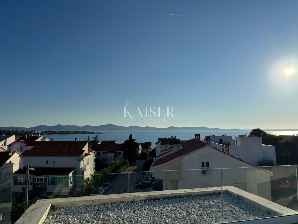 Zara - Appartamento esclusivo di 130 m² con vista panoramica sul mare, a 150 m dalla spiaggia.