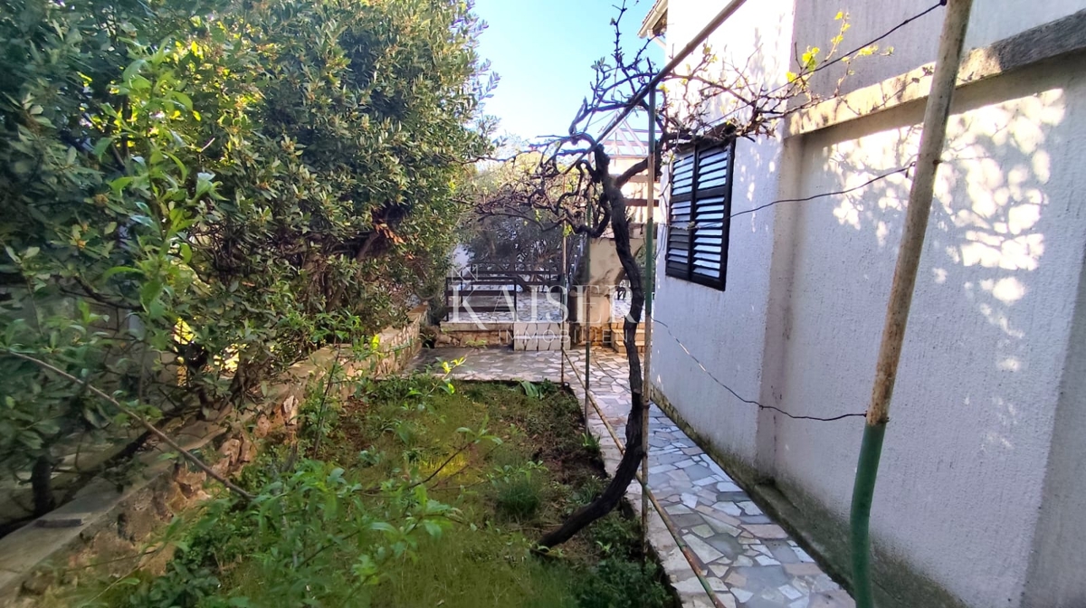 Murter, Betina - casa indipendente a 350 metri dal mare