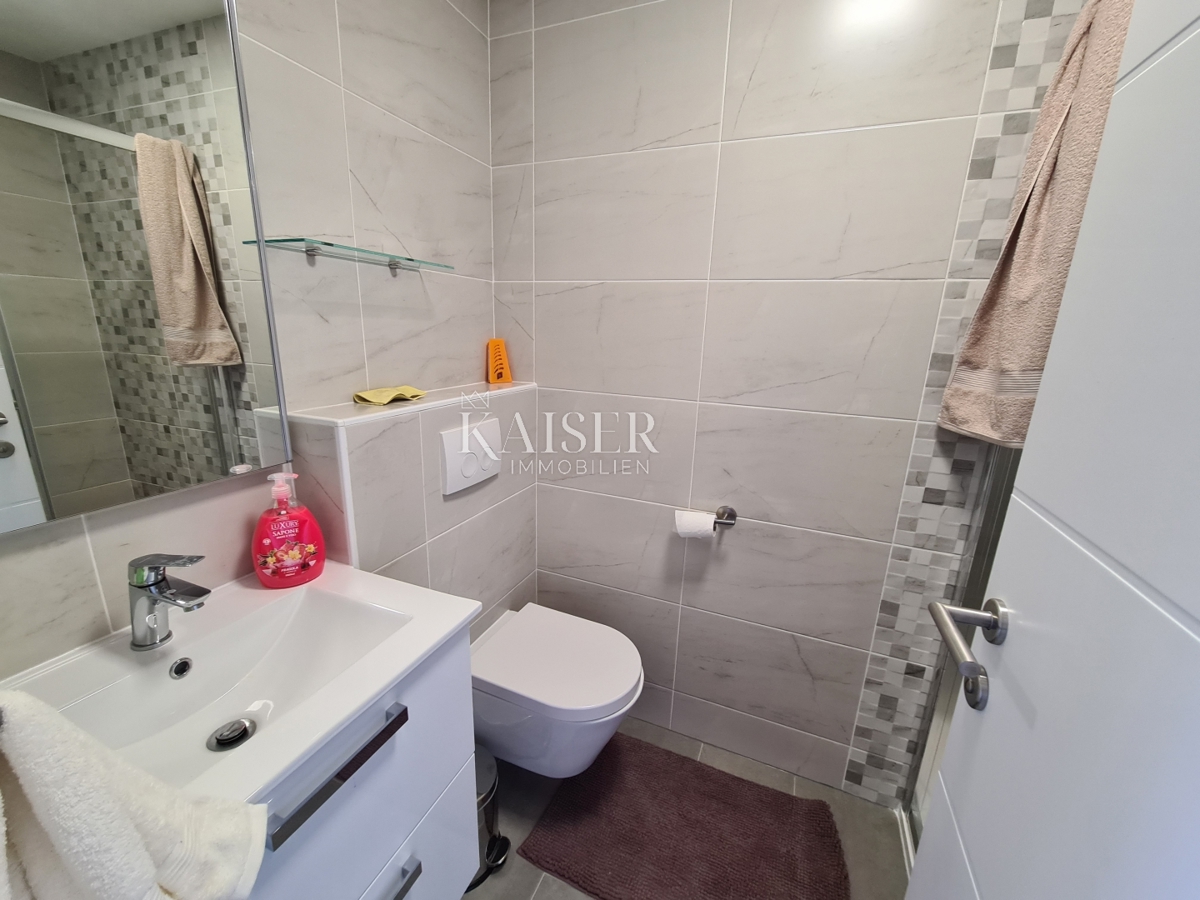 Isola di Krk, Polje - casa in pietra adattata con piscina