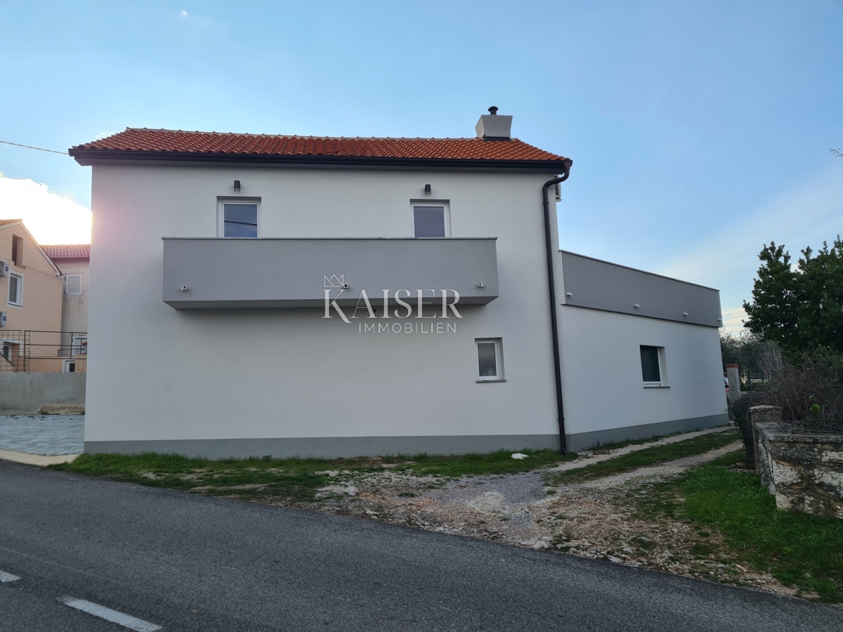 Isola di Krk, Polje - casa in pietra adattata con piscina