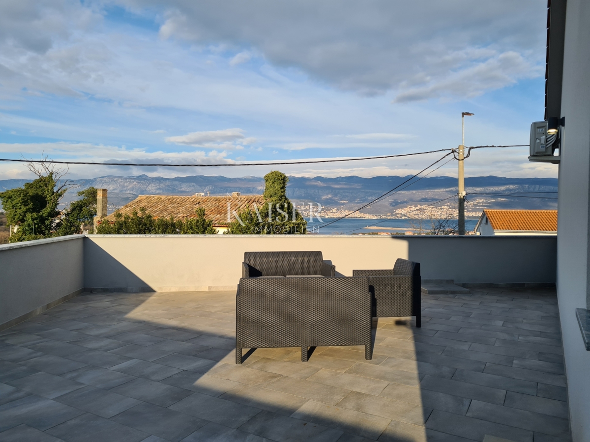 Isola di Krk, Polje - casa in pietra adattata con piscina