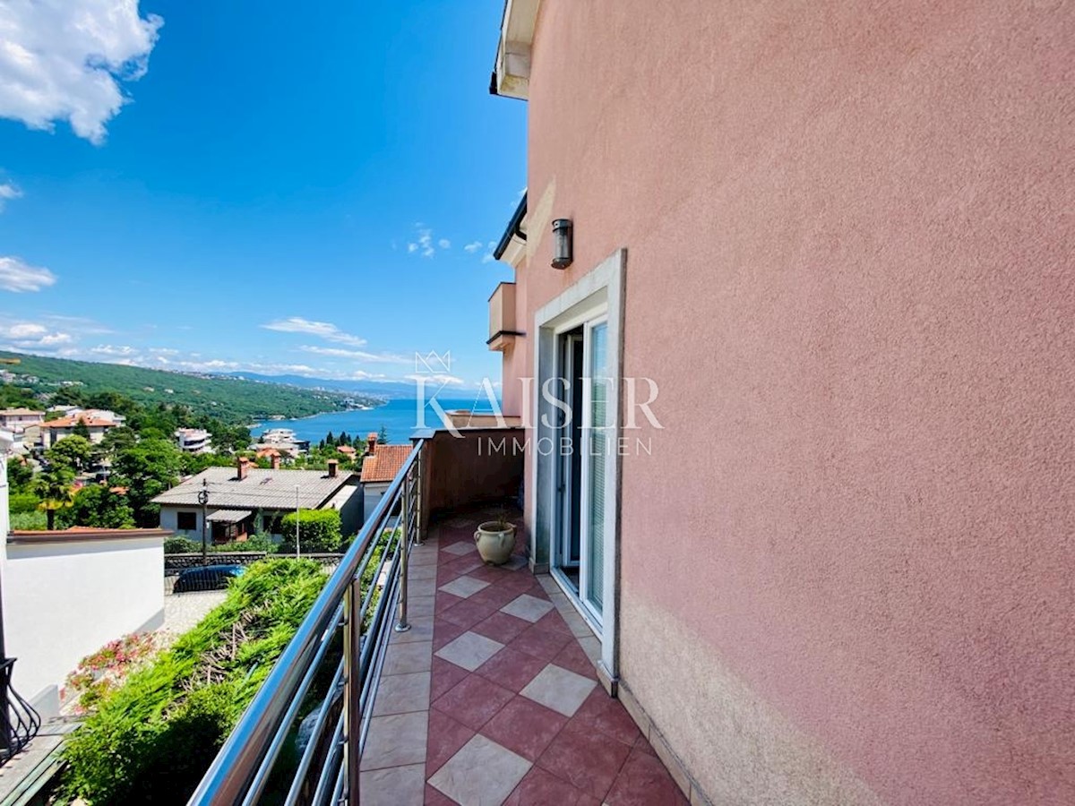 Opatija - Impressionante appartamento a due piani di 150 m2 con una splendida vista