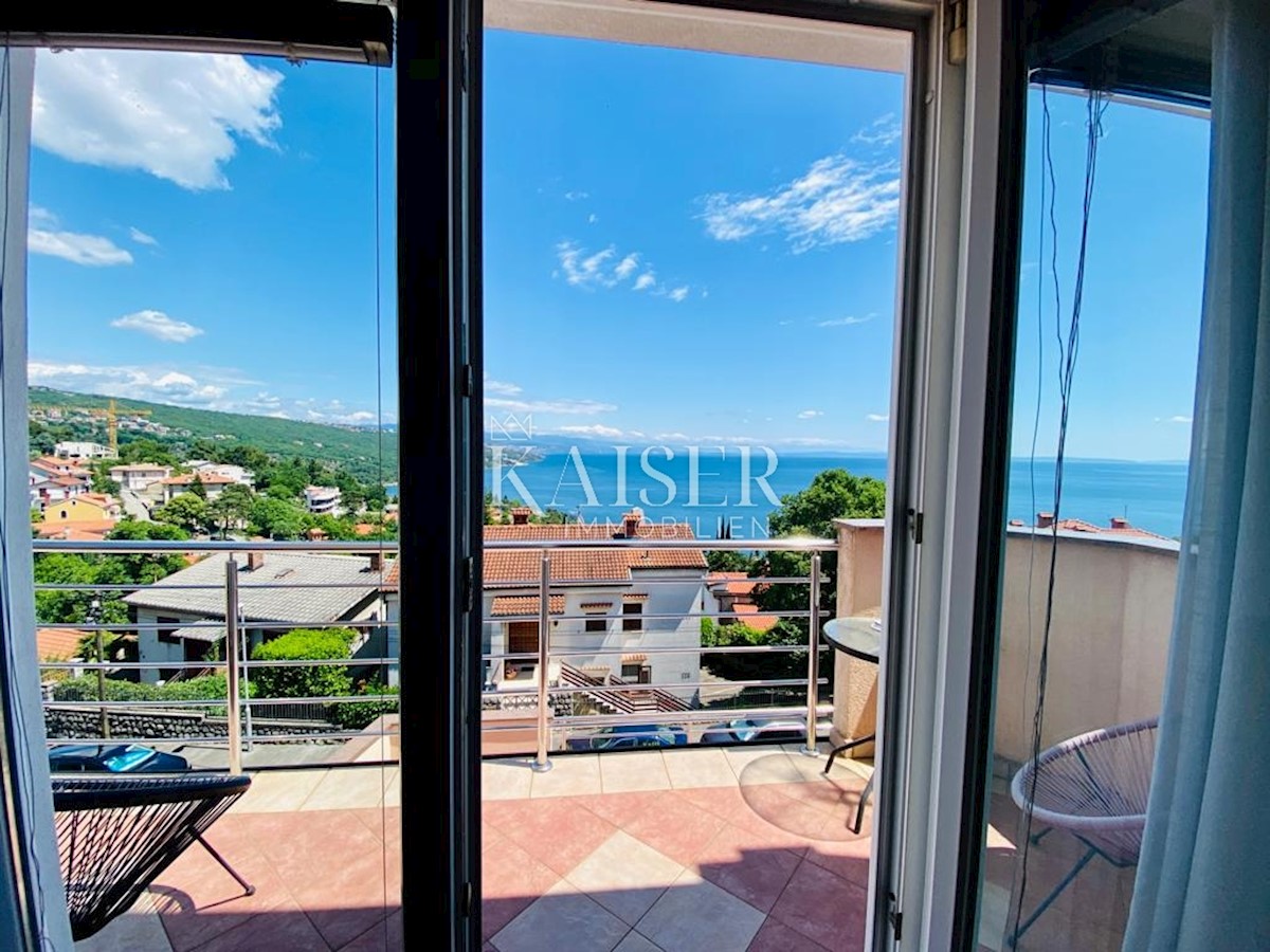 Opatija - Impressionante appartamento a due piani di 150 m2 con una splendida vista