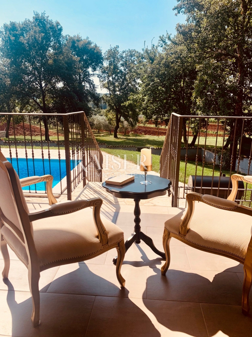 Istria - Parenzo, villa rustica moderna con piscina