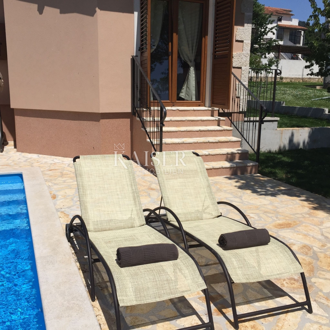 Istria - Parenzo, villa rustica moderna con piscina