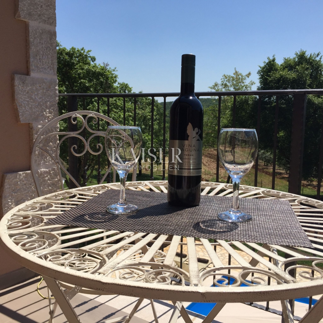 Istria - Parenzo, villa rustica moderna con piscina