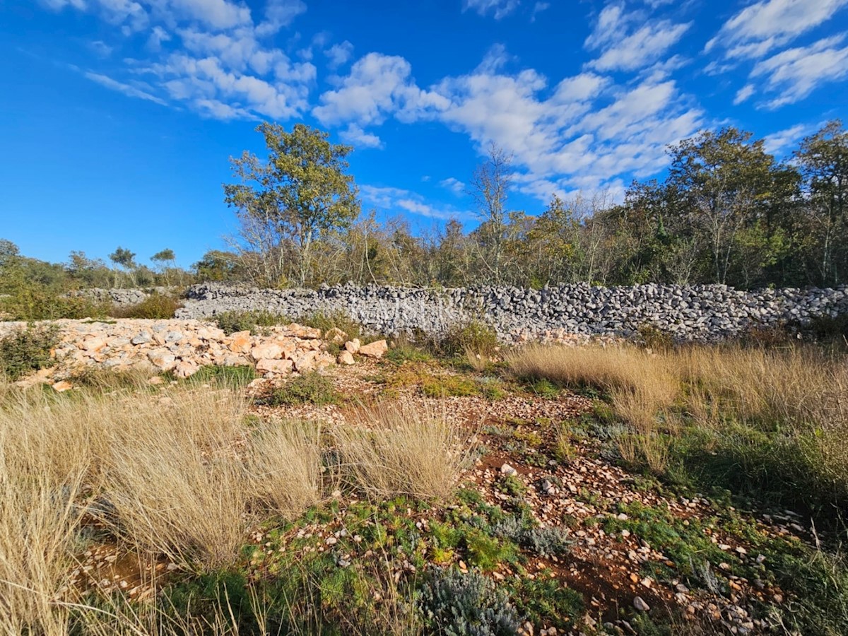 Земля під забудову Malinska, Malinska-Dubašnica, 700m2