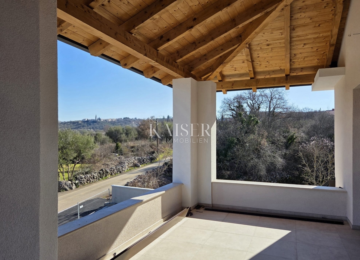 Isola di Krk, zona Dobrinj - villa esclusiva con piscina, 210m2