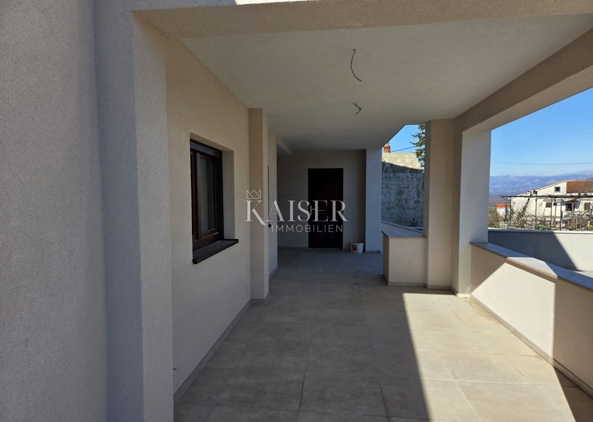 Isola di Krk, zona Dobrinj - villa esclusiva con piscina, 210m2