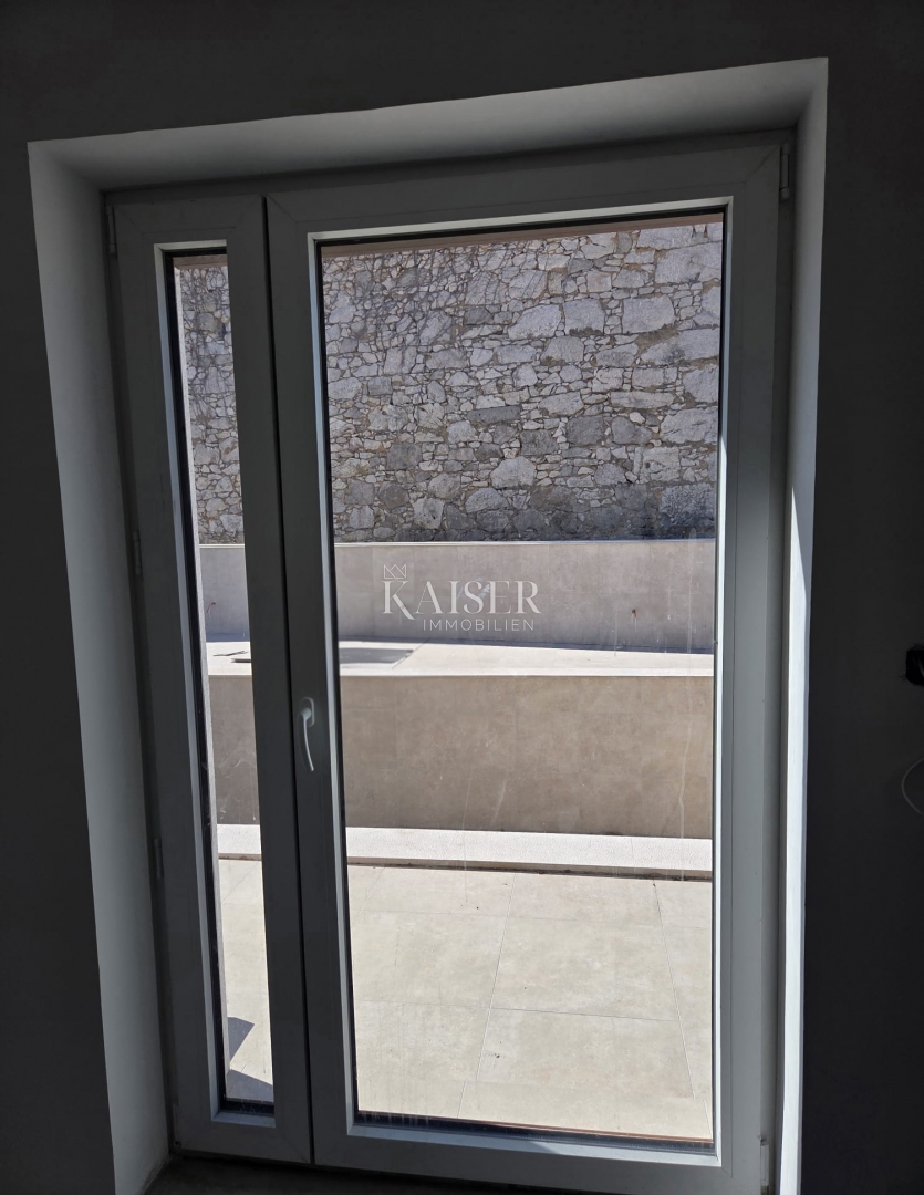 Isola di Krk, zona Dobrinj - villa esclusiva con piscina, 210m2