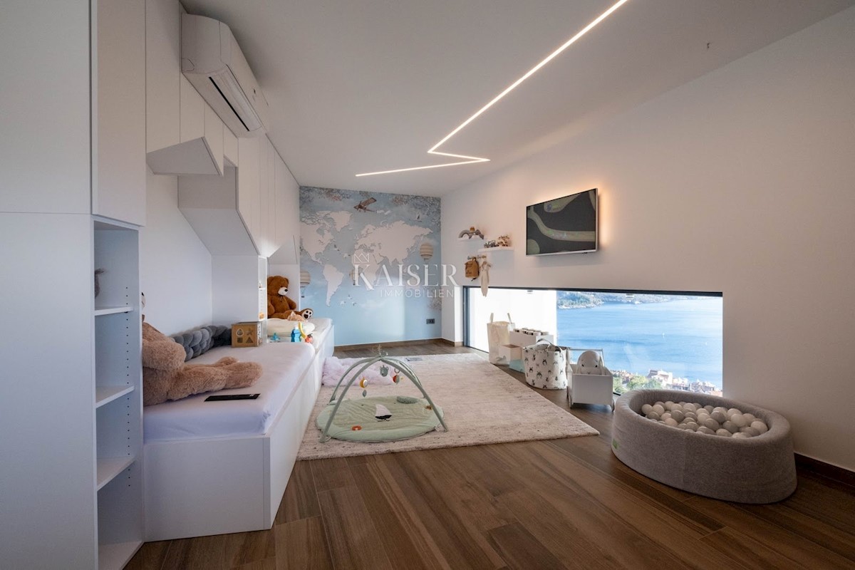 Opatija - Lussuoso attico su due piani di 264 m2 con vista mare