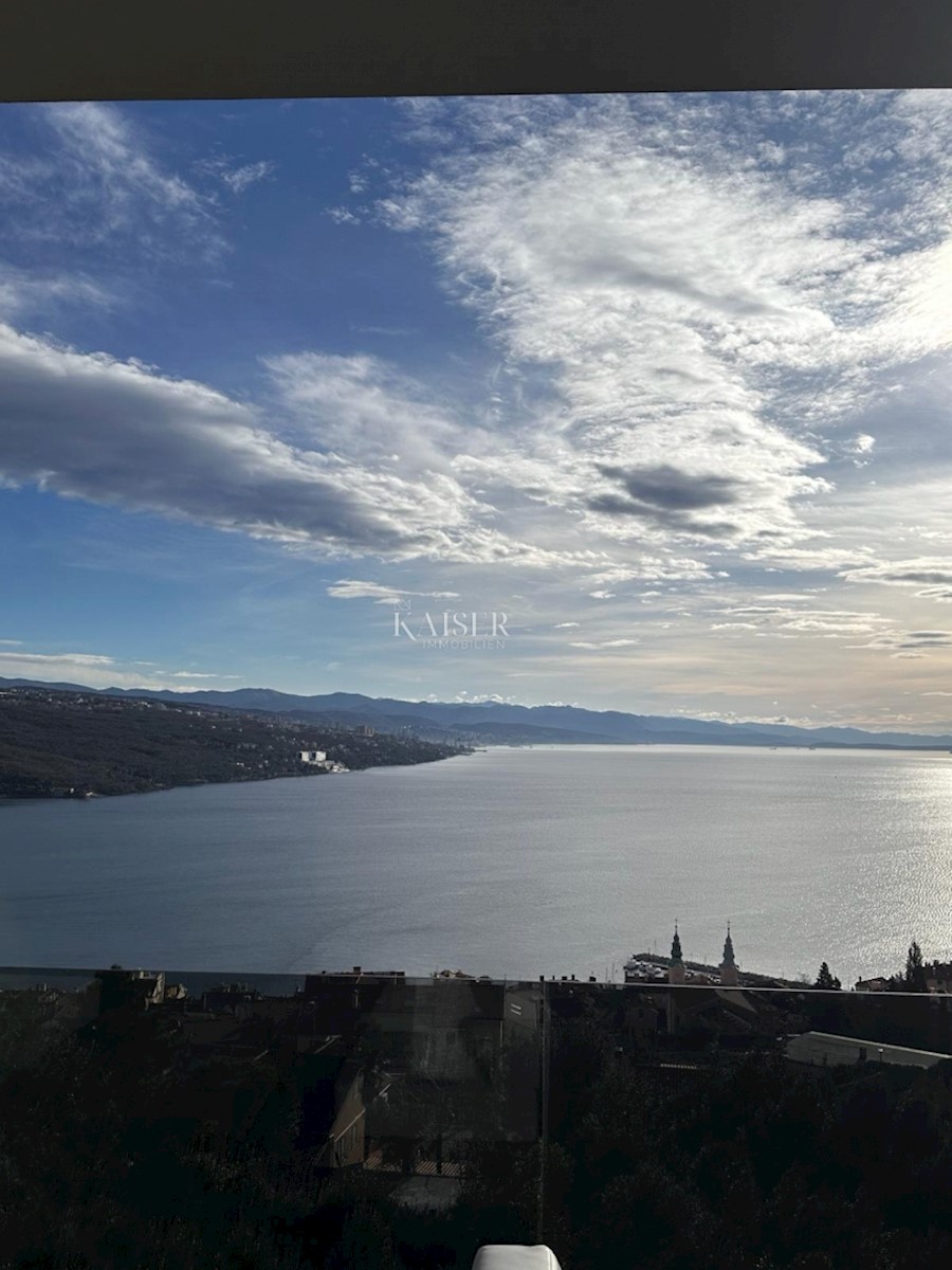 Opatija - Lussuoso attico su due piani di 264 m2 con vista mare