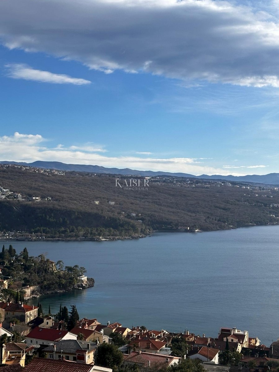 Opatija - Lussuoso attico su due piani di 264 m2 con vista mare