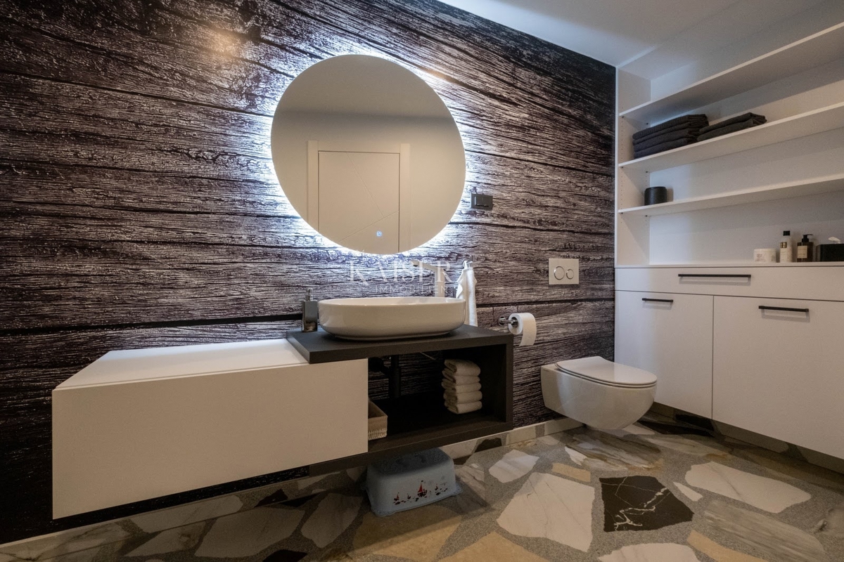 Opatija - Lussuoso attico su due piani di 264 m2 con vista mare