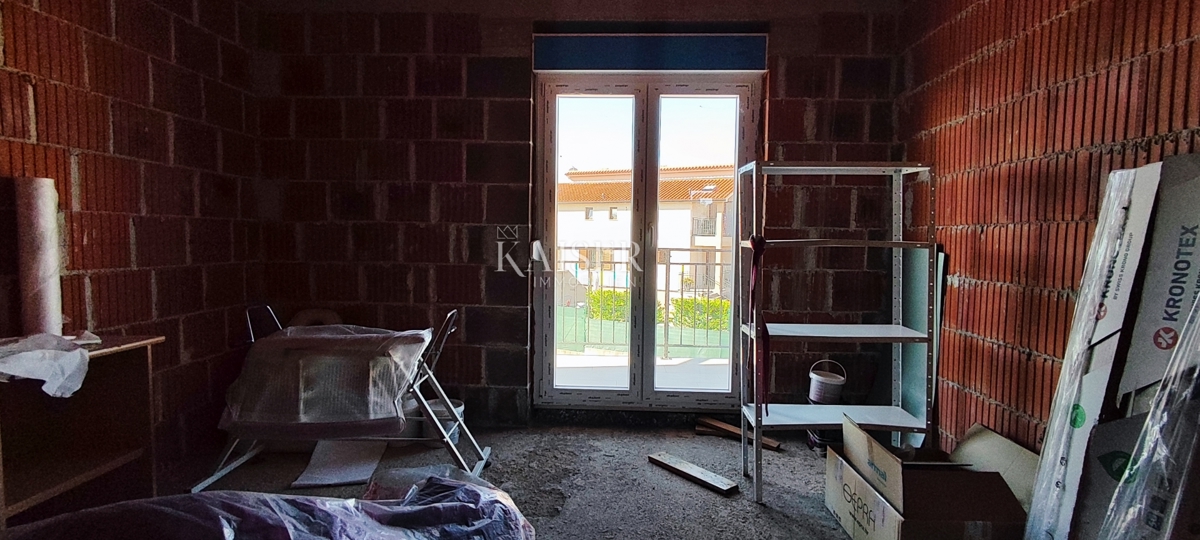 Novi Labin - casa con uffici, 310 m2