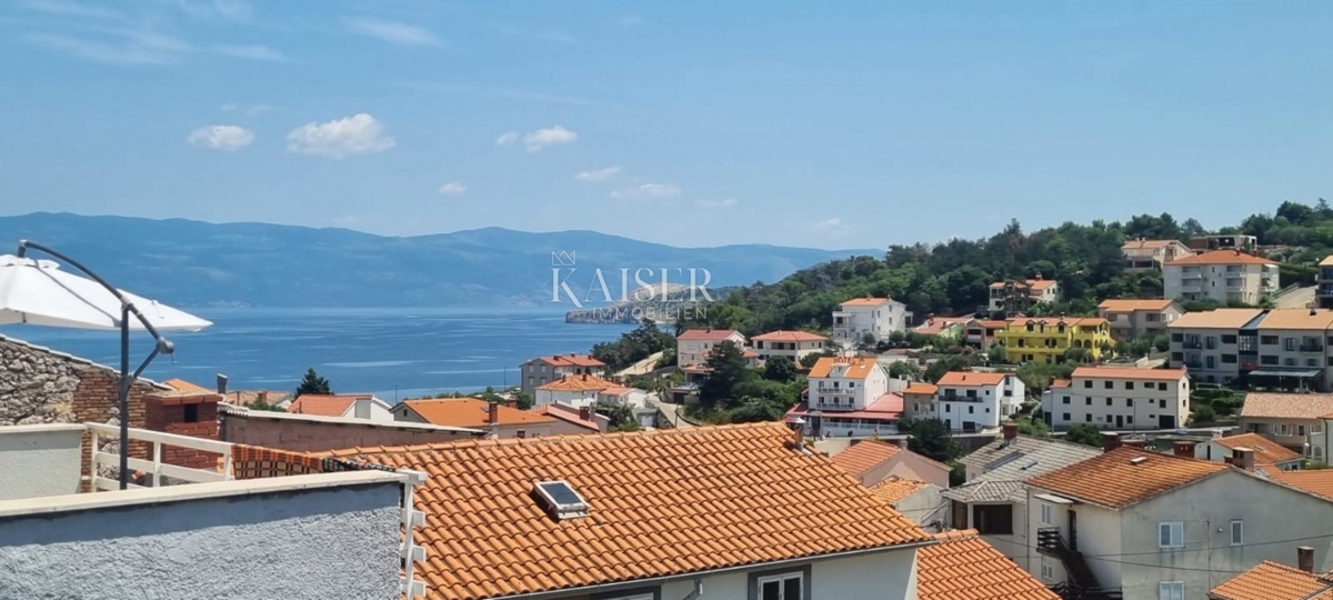 Isola di Krk, Vrbnik - casa 120m2, in centro, con vista mare
