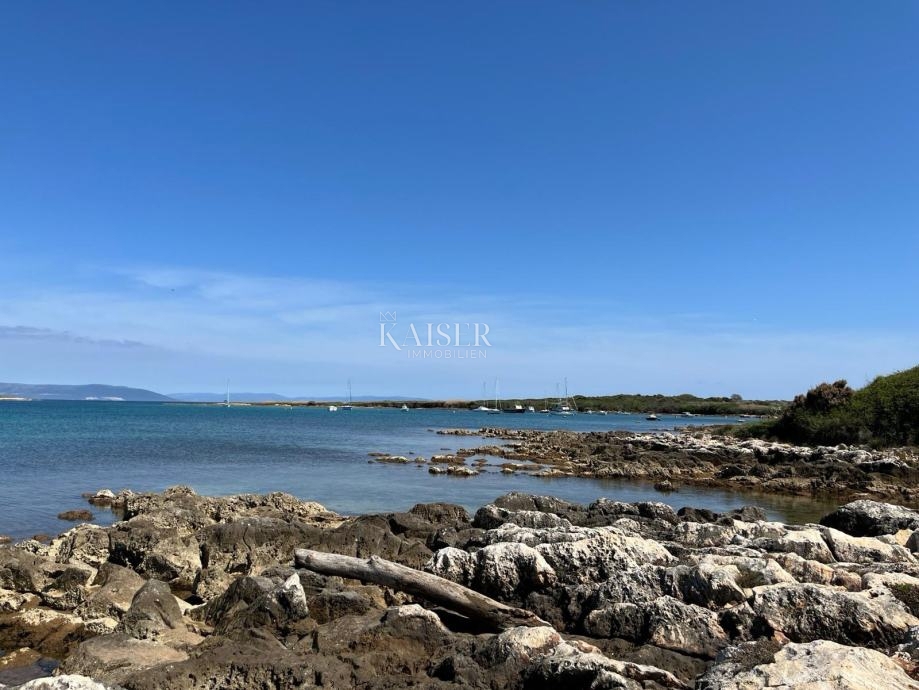 Medolino - 1a fila al mare, zona T2, 12.500 m2