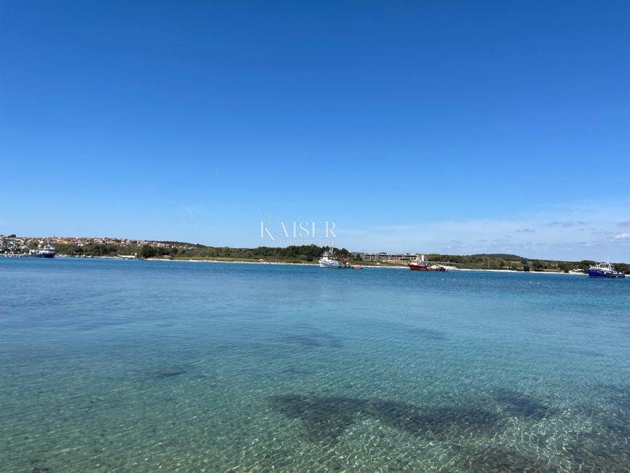 Medolino - 1a fila al mare, zona T2, 12.500 m2