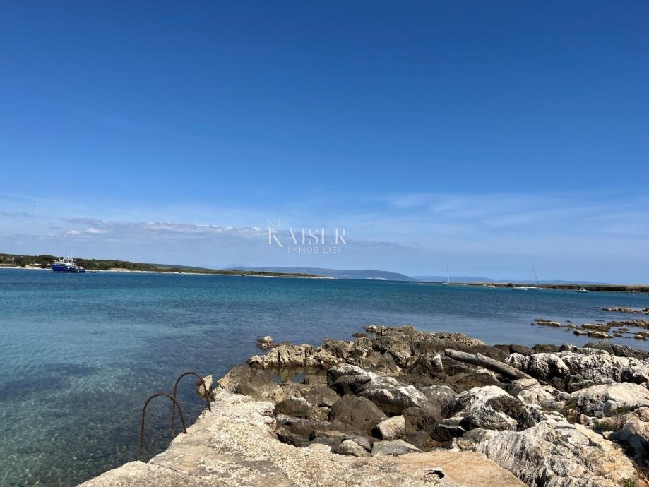 Medolino - 1a fila al mare, zona T2, 12.500 m2