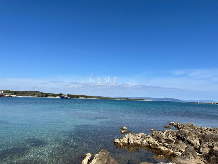 Medolino - 1a fila al mare, zona T2, 12.500 m2