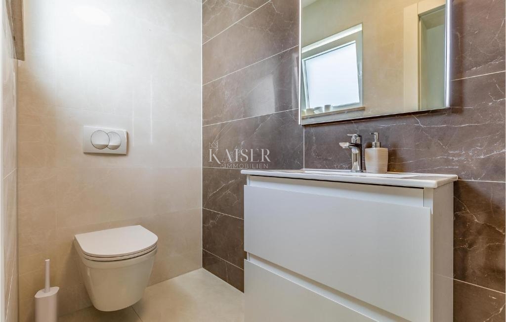 Rakalj - nuova costruzione con piscina, 130 m2