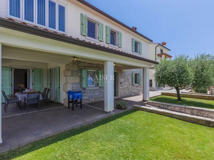 Labin - villa rustica con vista mare, 260 m2