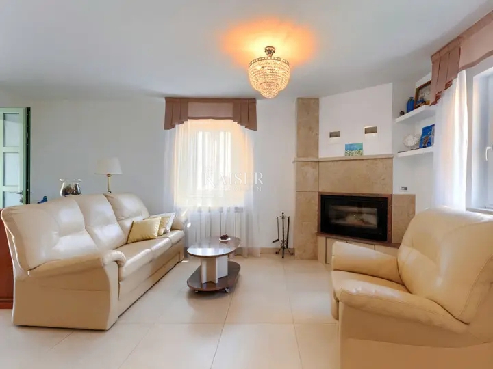 Labin - villa rustica con vista mare, 260 m2