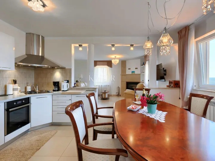 Labin - villa rustica con vista mare, 260 m2