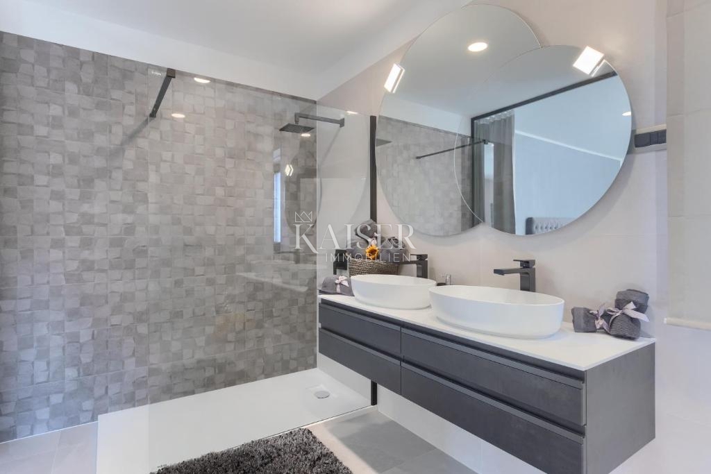 Istria, Barban - villa moderna nella natura, 180 m2