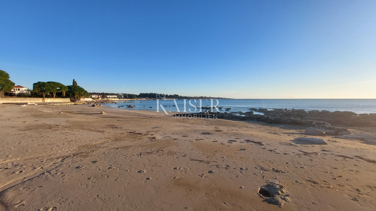 Istria, Umago, dintorni - casa con 7 appartamenti e piscina vicino al mare