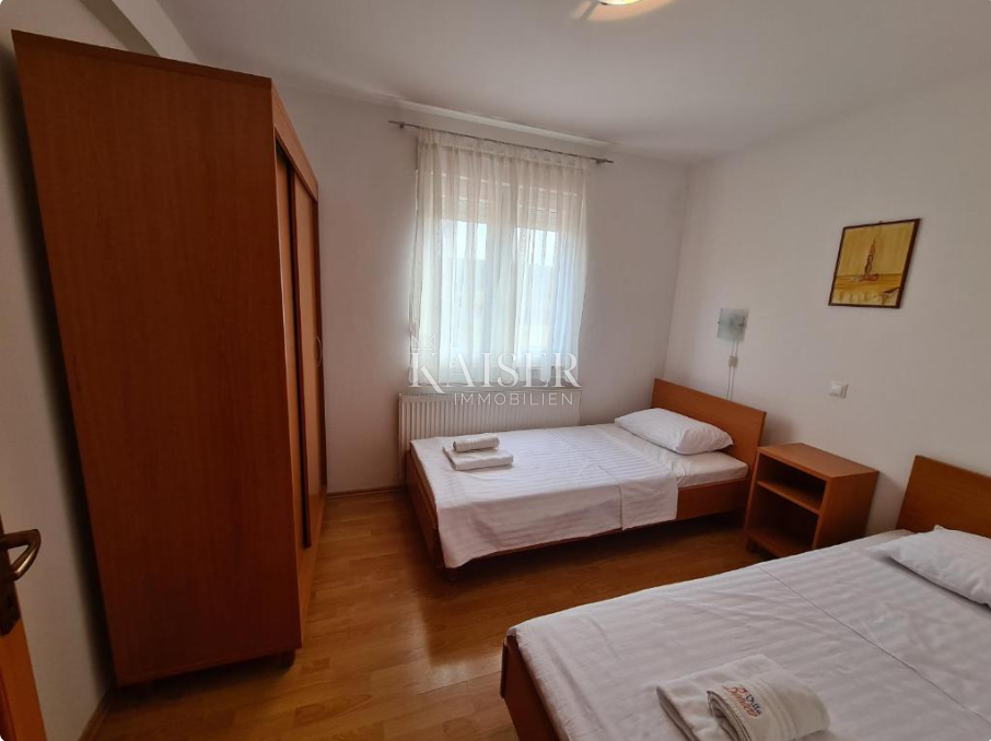 Istria, Umago, dintorni - casa con 7 appartamenti e piscina vicino al mare