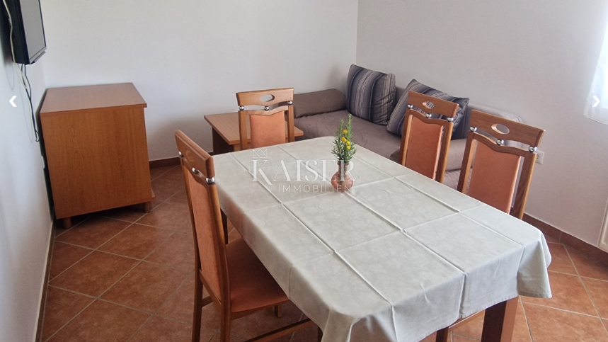 Istria, Umago, dintorni - casa con 7 appartamenti e piscina vicino al mare