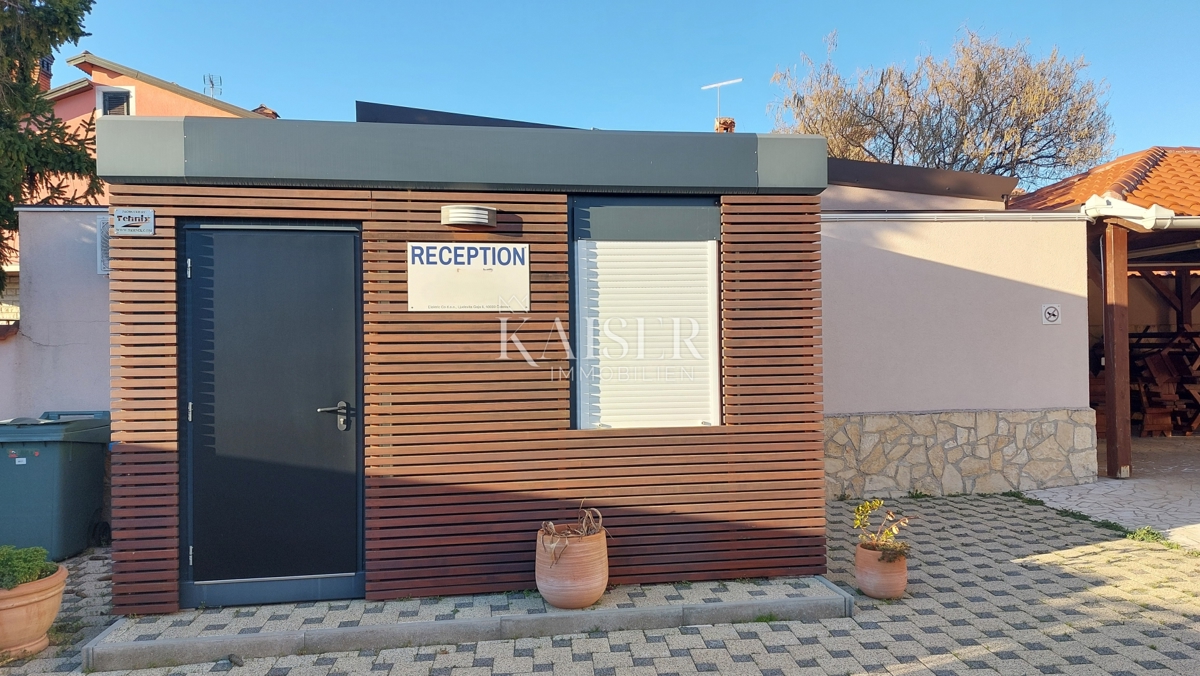 Istria, Umago, dintorni - casa con 7 appartamenti e piscina vicino al mare