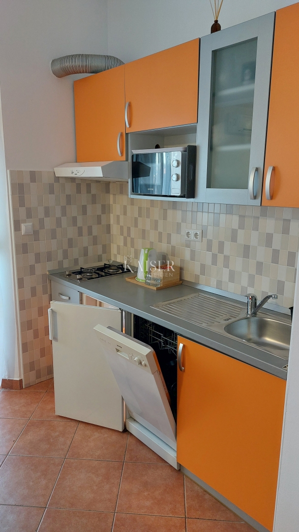 Istria, Umago, dintorni - casa con 7 appartamenti e piscina vicino al mare