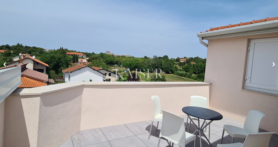 Istria, Umago, dintorni - casa con 7 appartamenti e piscina vicino al mare