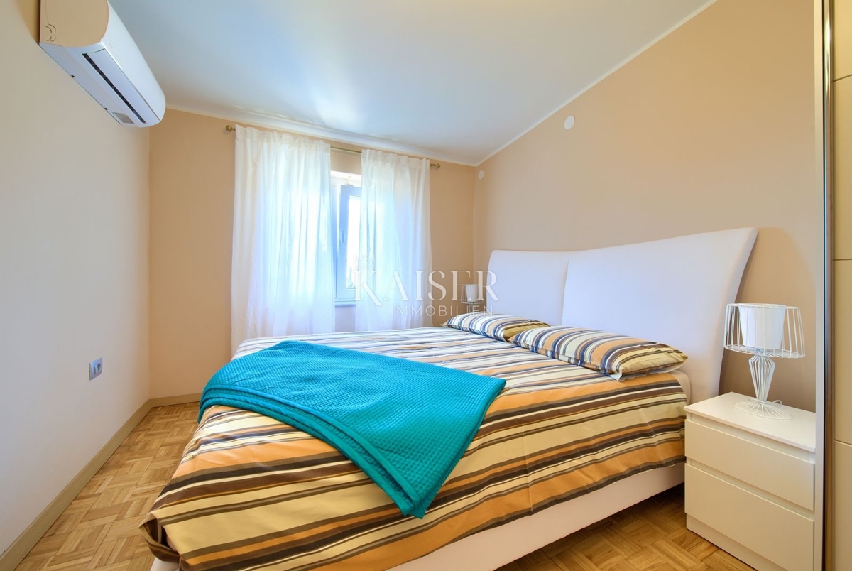 Novi Vinodolski - casa indipendente a soli 100 metri dal mare