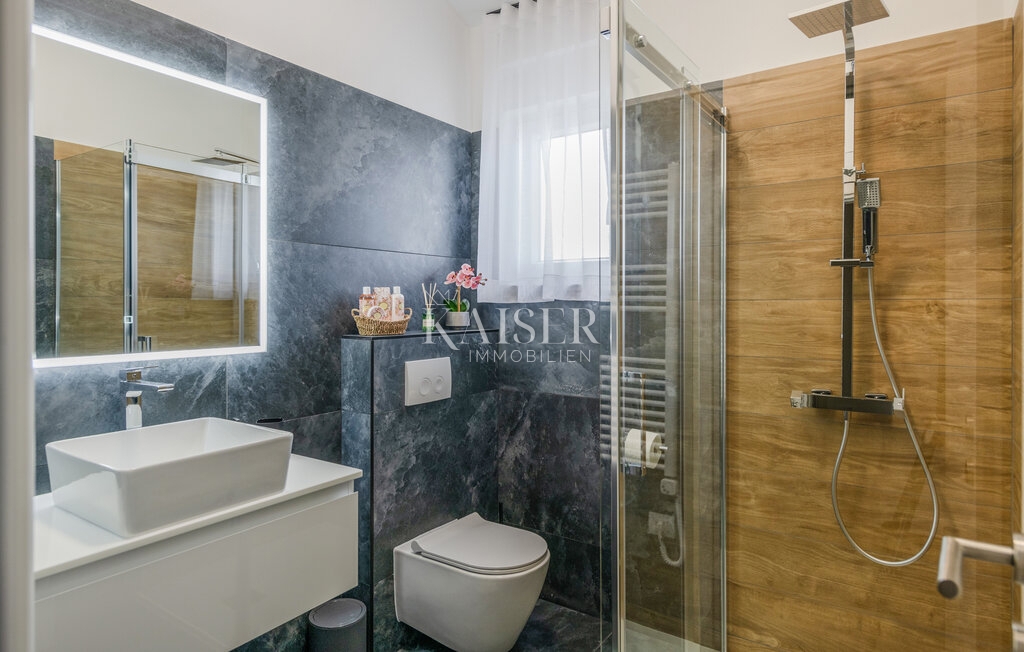 Istria, Loborika - moderna casa a un piano 150m2 con piscina