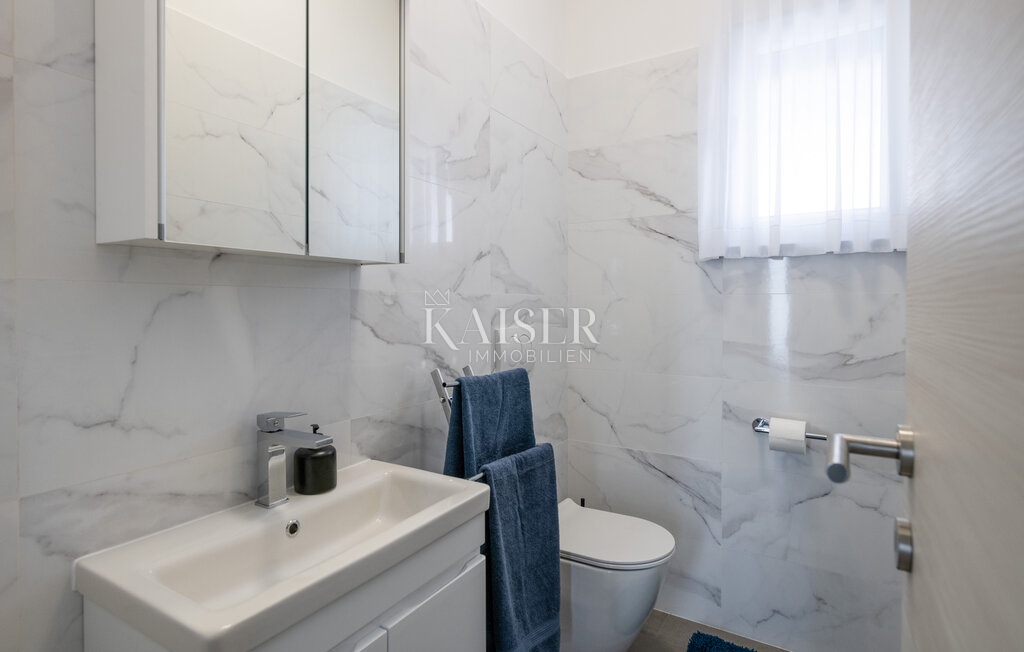 Istria, Loborika - moderna casa a un piano 150m2 con piscina