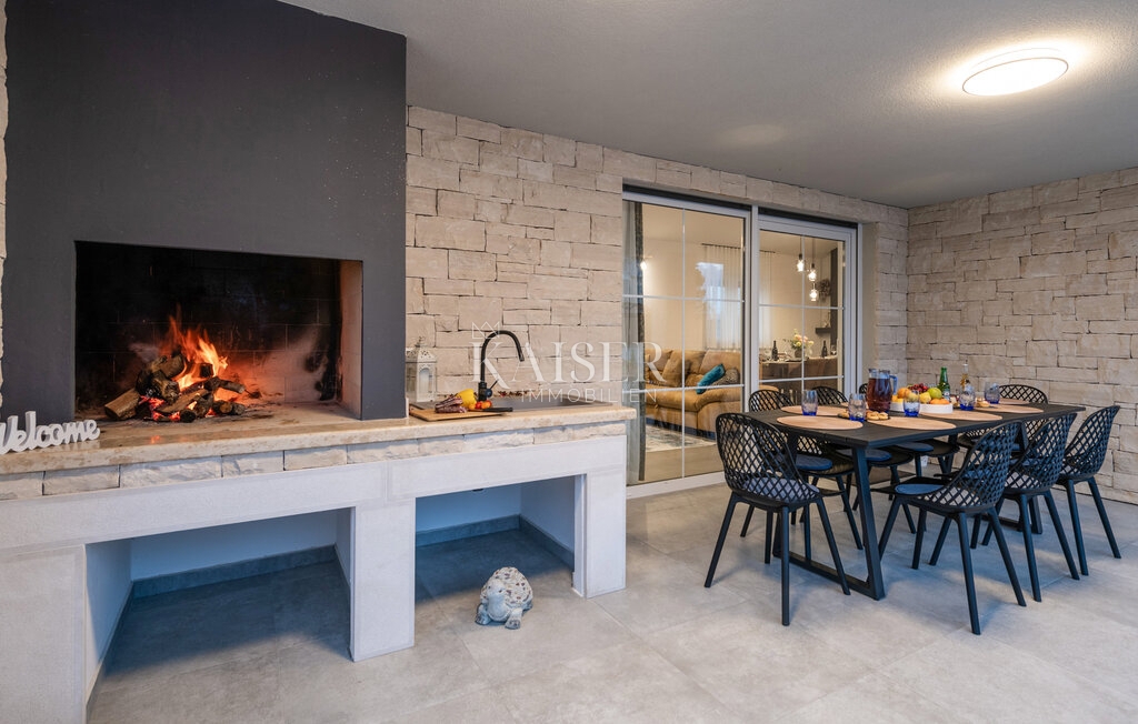 Istria, Loborika - moderna casa a un piano 150m2 con piscina