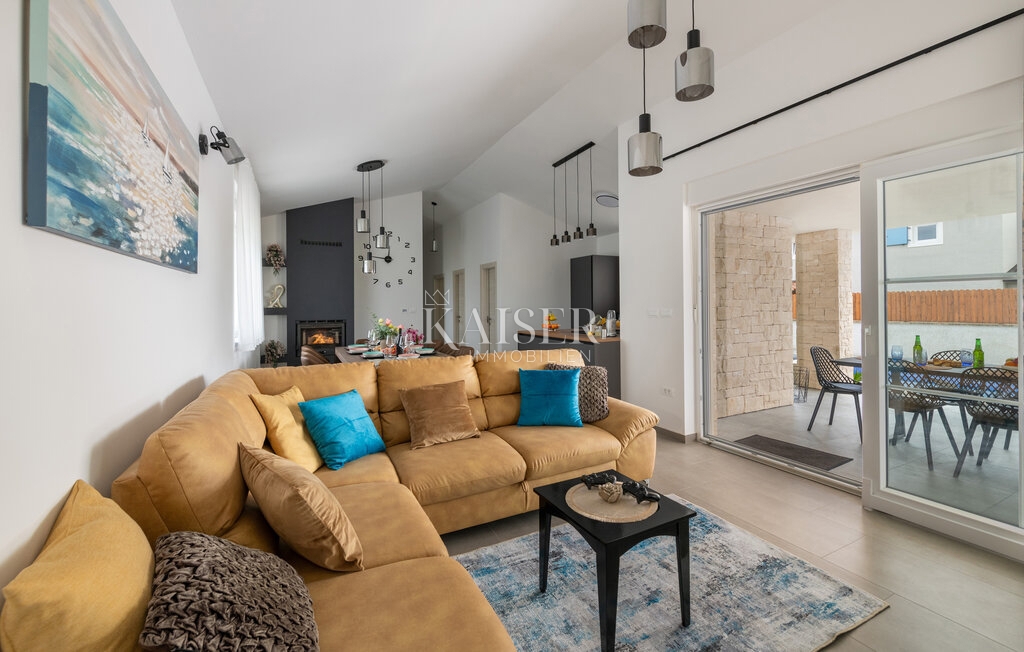 Istria, Loborika - moderna casa a un piano 150m2 con piscina